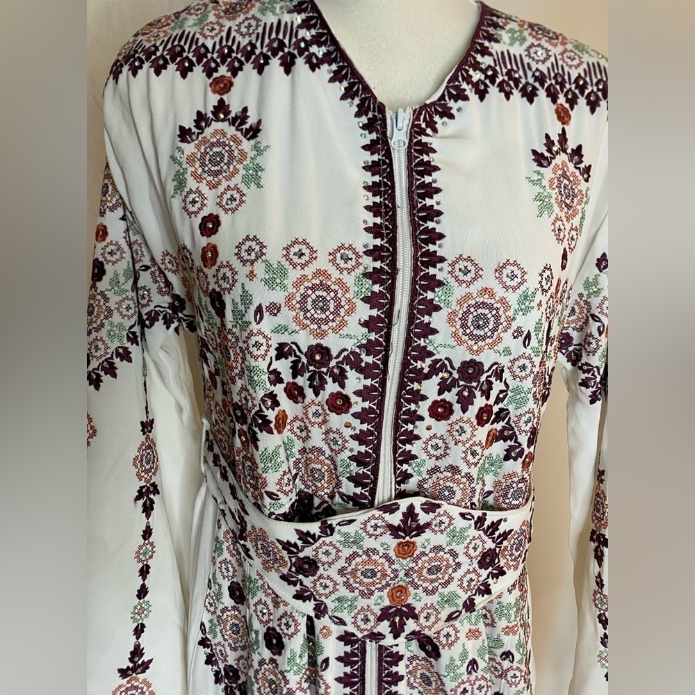 Embroidered White and Purple Kaftan Maxi Dress Modest Long Sleeve Size M/L NWT - Picture 6 of 10